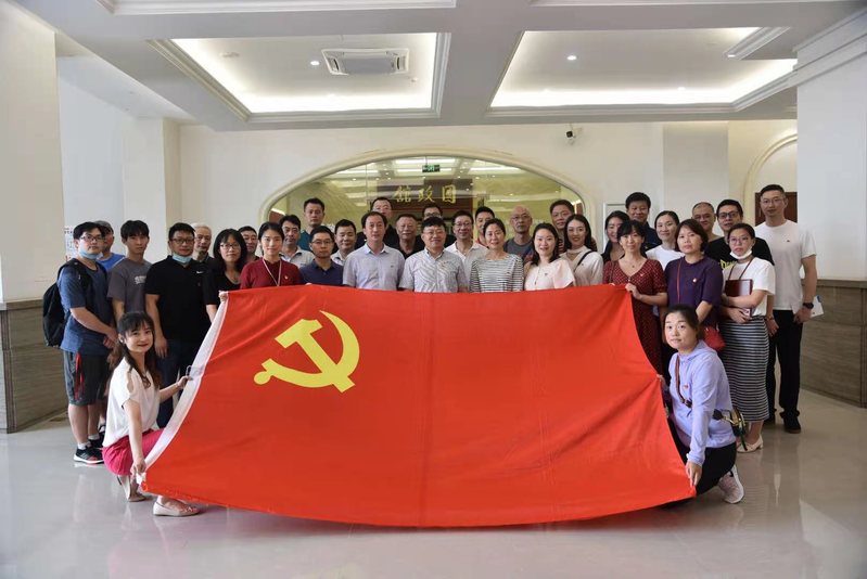 党员参观学习
